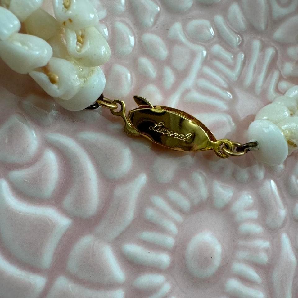 Serving Mermaid Who Pays Her 3c1e 3