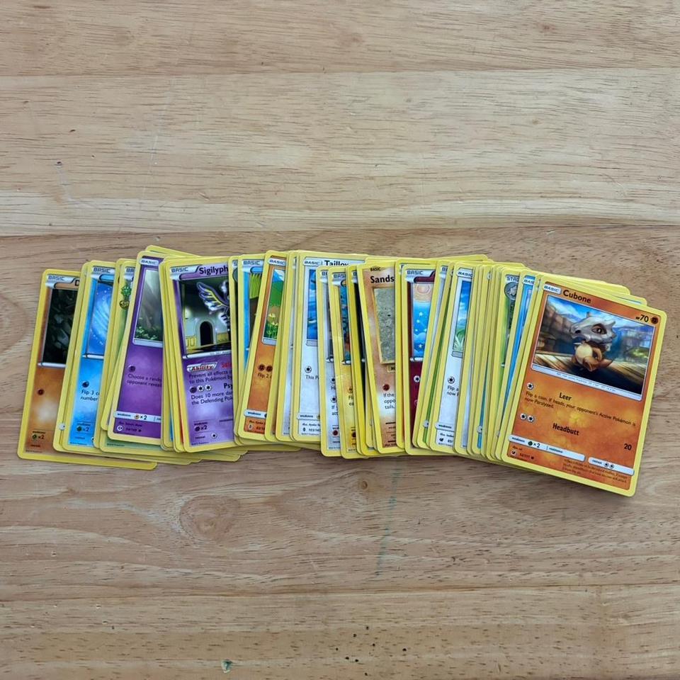 50 Random Pokemon Cards Bundle 3f8f