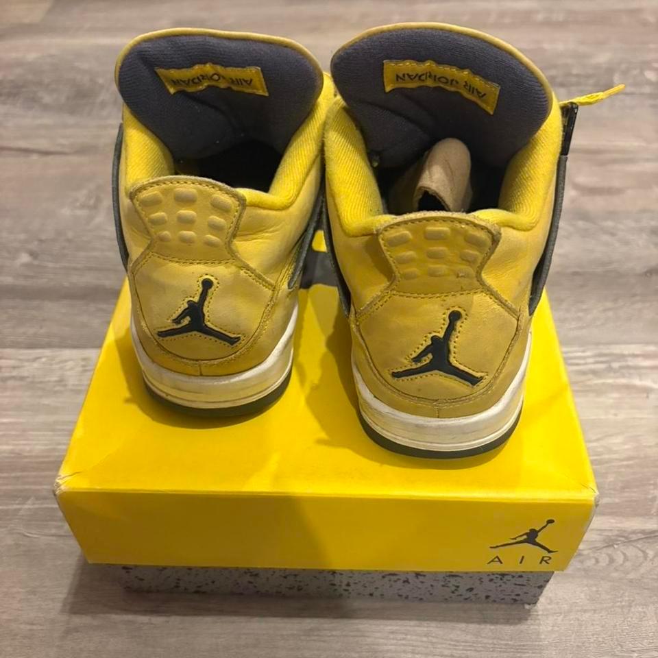 Jordan 4 Thunders Mens 75 1117 8