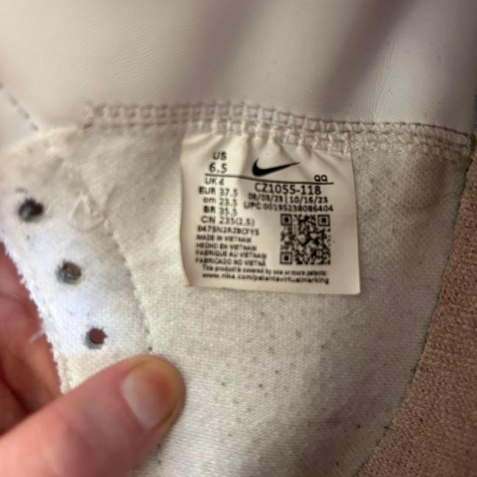 I Took The Laces Out 8588 3