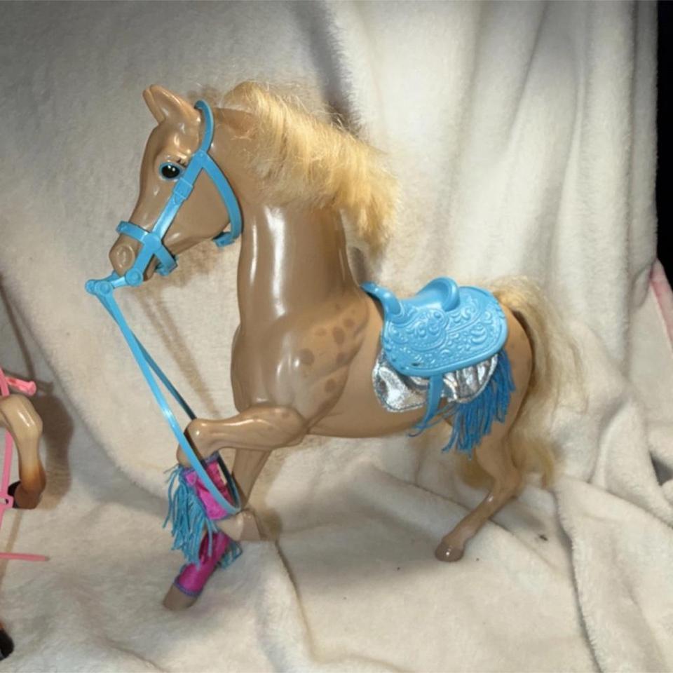 Vintage Lot Of 2 Barbie 79e5 2