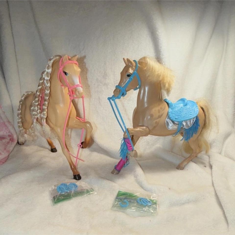 Vintage Lot Of 2 Barbie 79e5