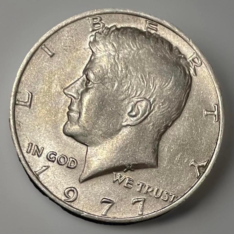1977 Kennedy Half Dollar Ba8f