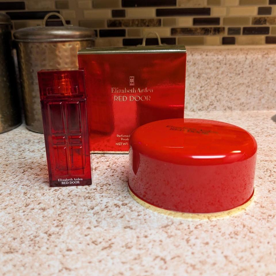 Elizabeth Arden Red Door Perfumed 064a