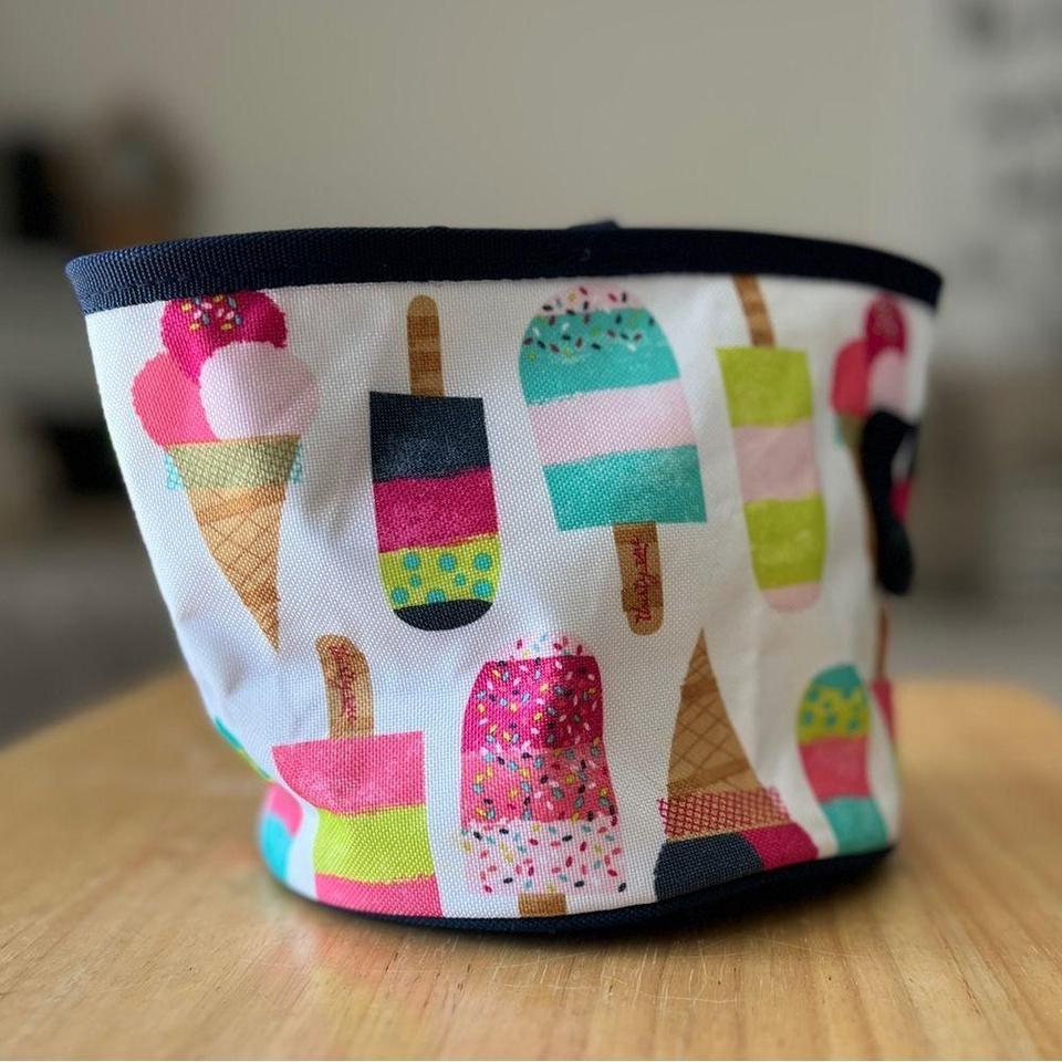 Cute Storage Bin With Bright 5956