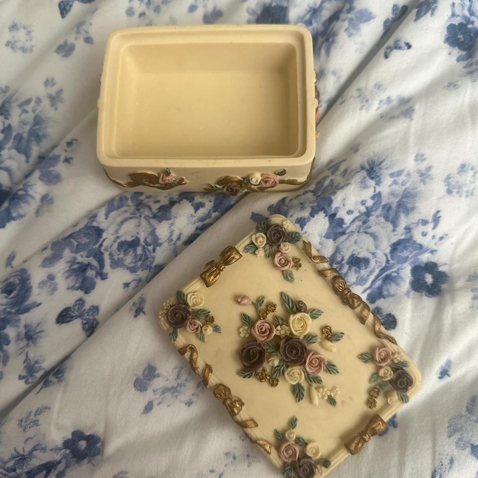 Floral Vintage Box With Ribbon 0fdb 2