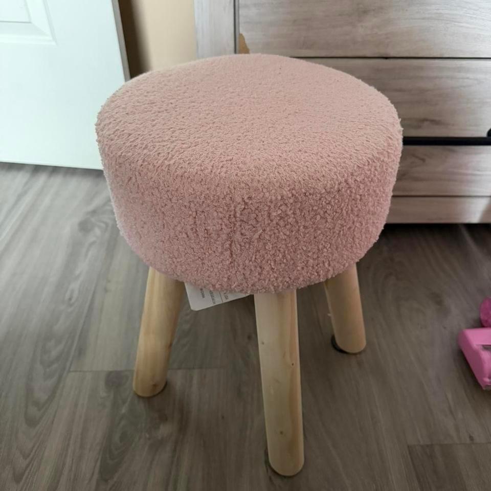 Pink Fluffy Stool Cozy Furniture 2a86 2