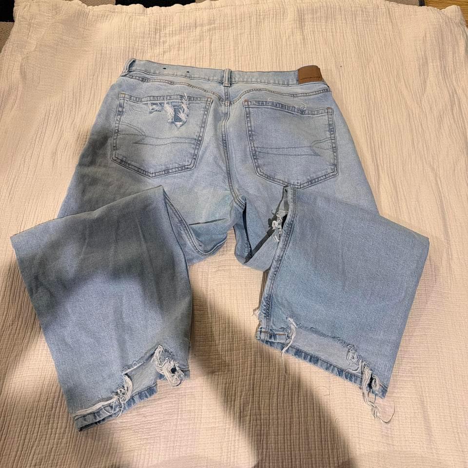 American Eagle Light Wash Ripped 3802 2