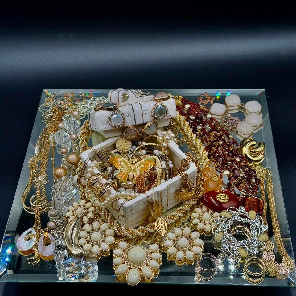 Beautiful Ceramic Box Full Of Ec42 7