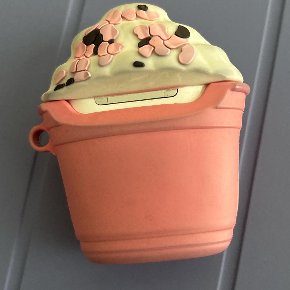 Gently Used Airpods Case In 8fe5 3