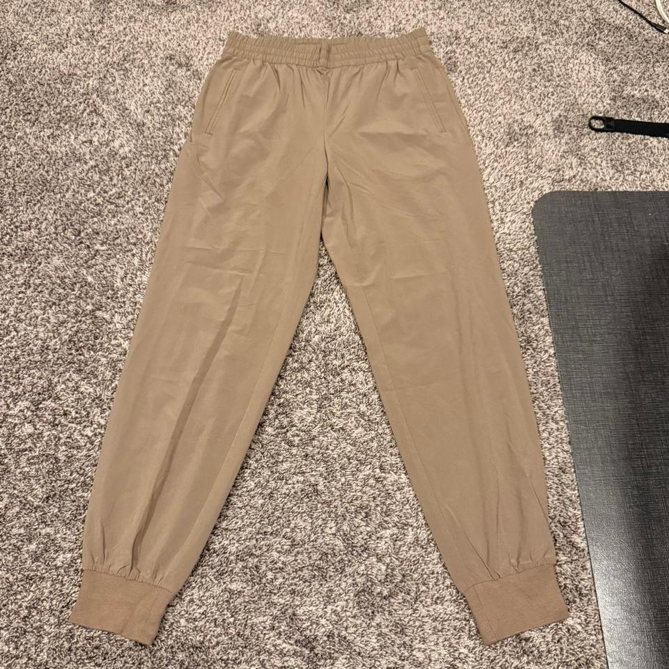 Banana Republic Tan Joggers Size 44ef