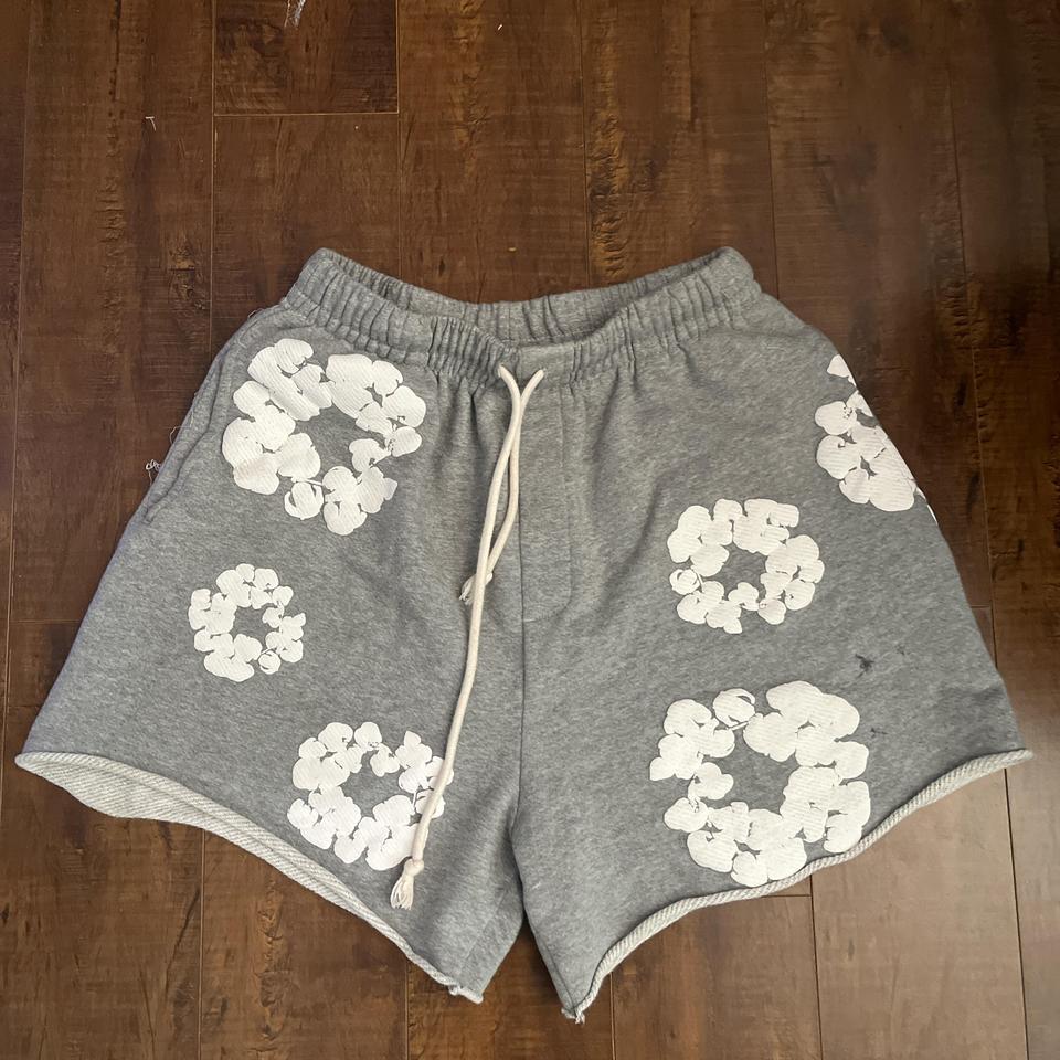Grey Shorts With White Flower 4bb8