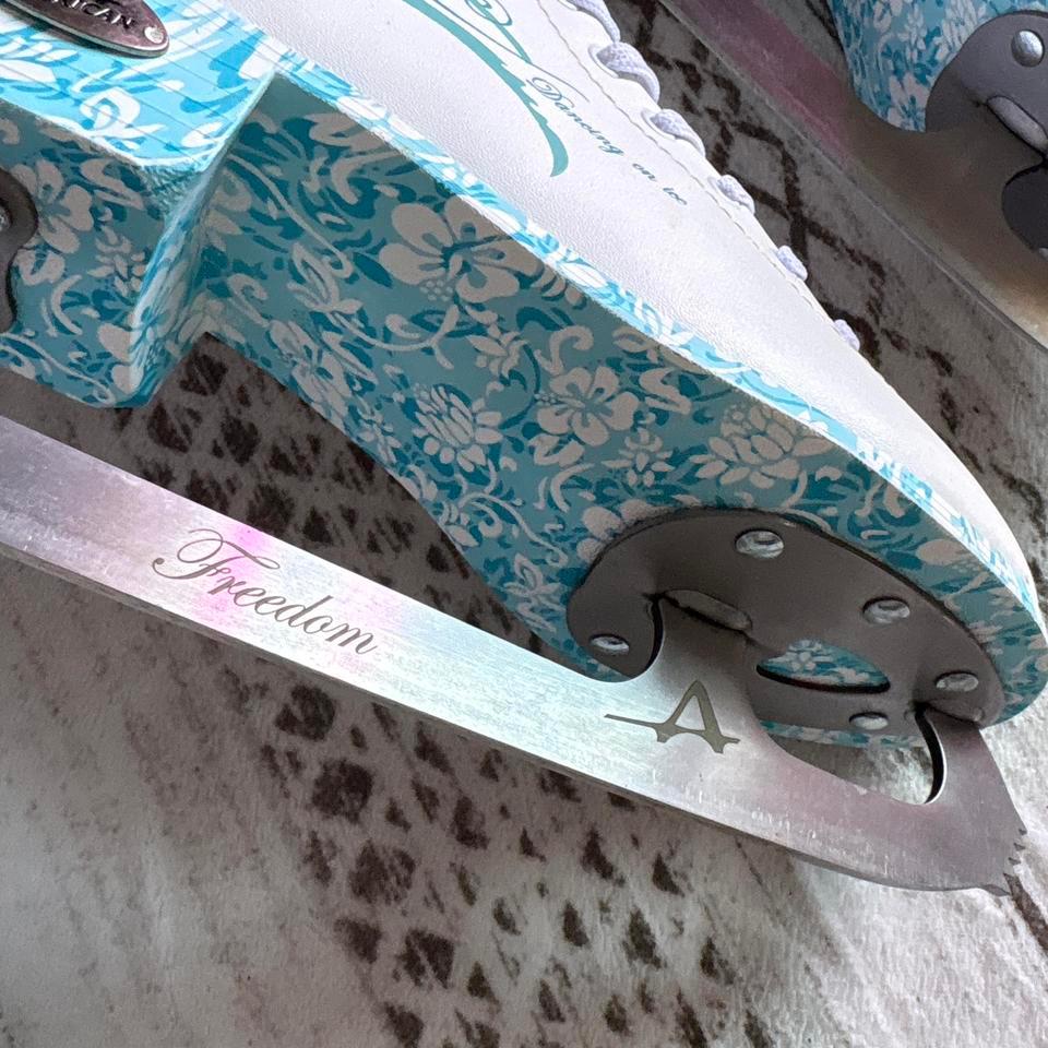 Blue And White Figure Skates Bf73 4