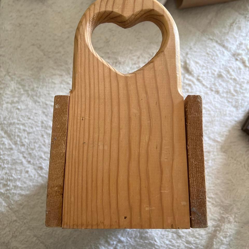 Wooden Heart Shaped Storage Box 4d46