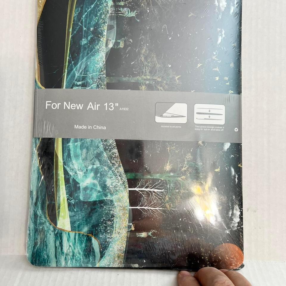 Blue Marble Macbook Pro 13 5
