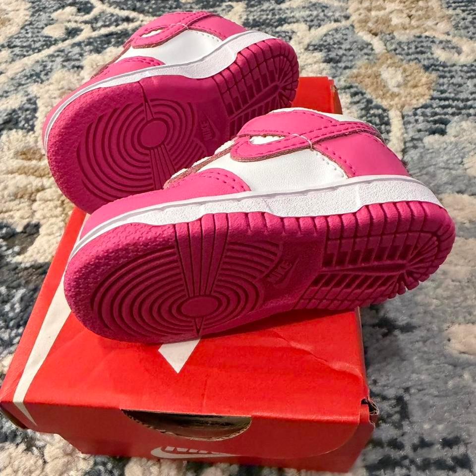 Whitelaser Fuchsia Nike Dunks Low 2705 4
