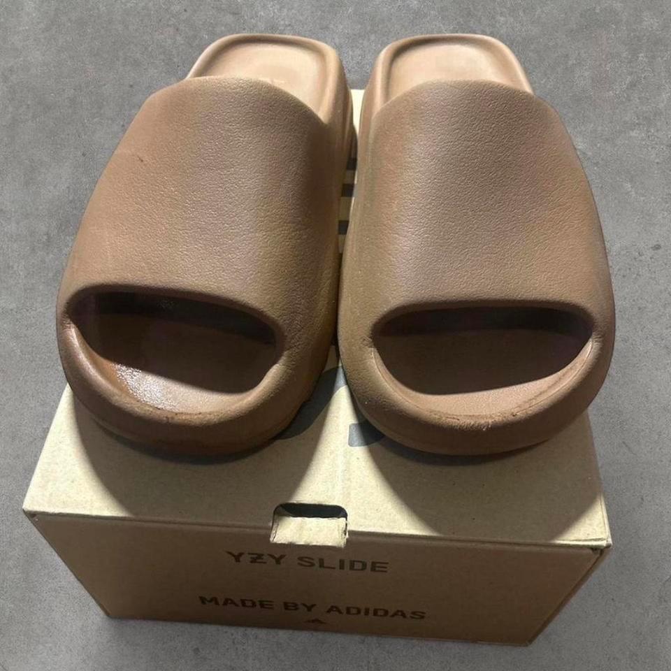 Brown Yeezy Slides Yeezyslides B21d 2