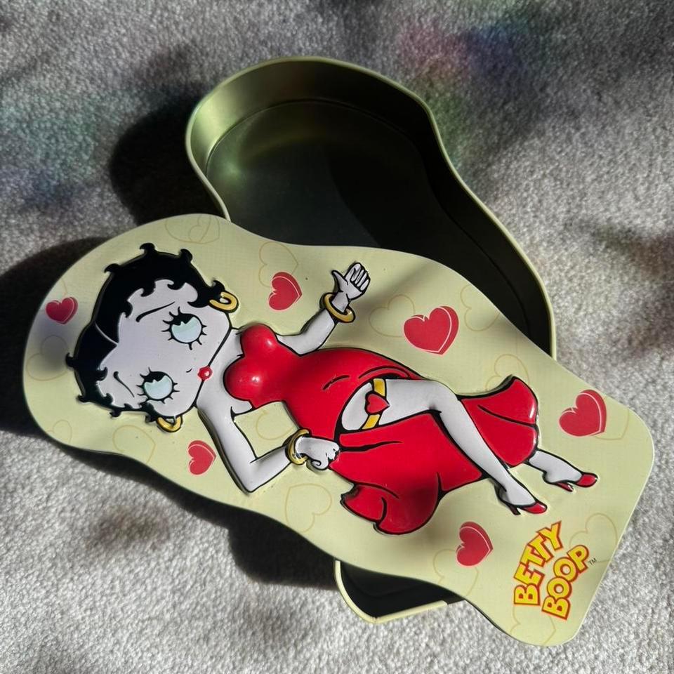 2001 Betty Boop Heart Shaped 8552