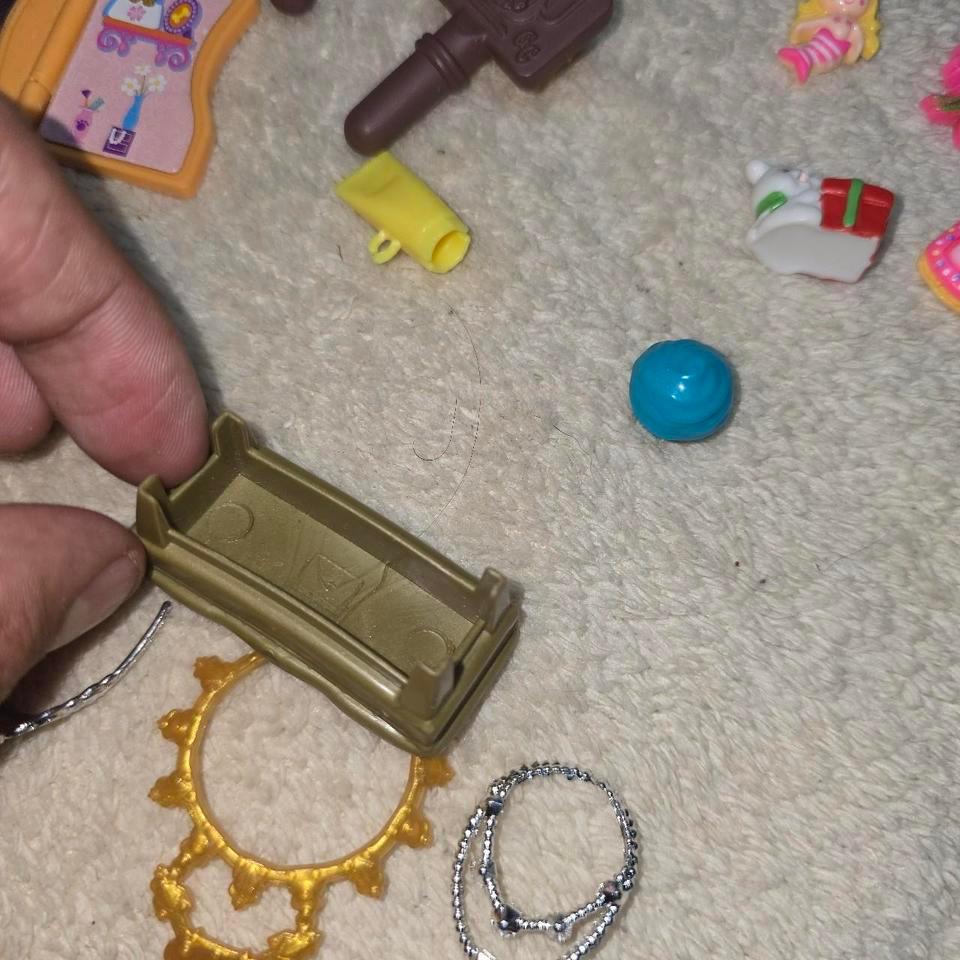Lot Of Mixed Doll Accessories 8d2e 8