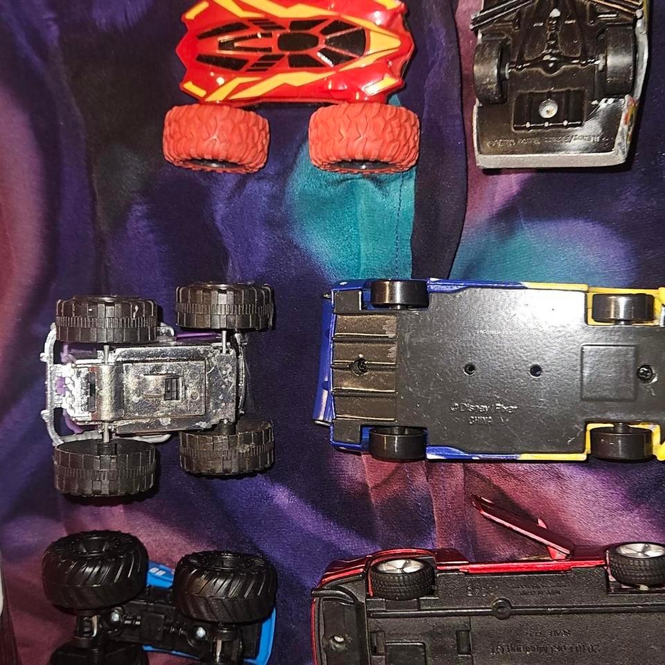 The Collection Consists Of Various 7ab9 6