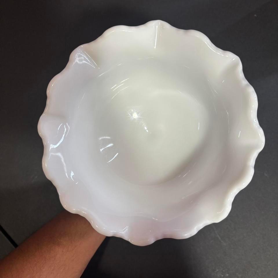 Vintage White Scalloped Milk Glass 0906 3
