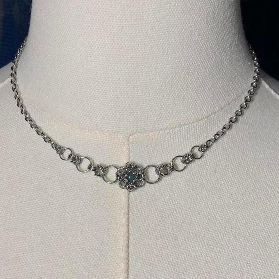 Chainmail Choker With Green Stone C622