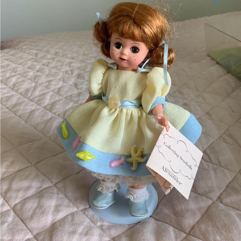 Madame Alexander Collecting Seashells Doll 4cc7