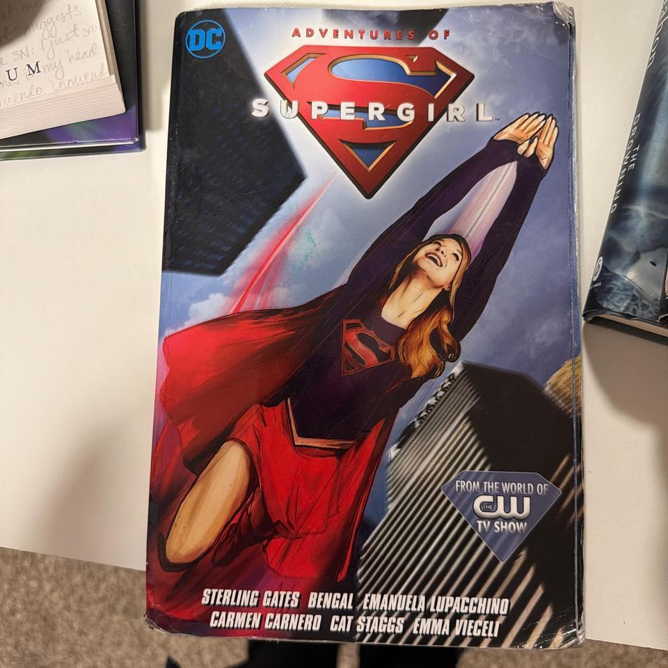 Adventures Of Supergirl Graphic Novel 386a