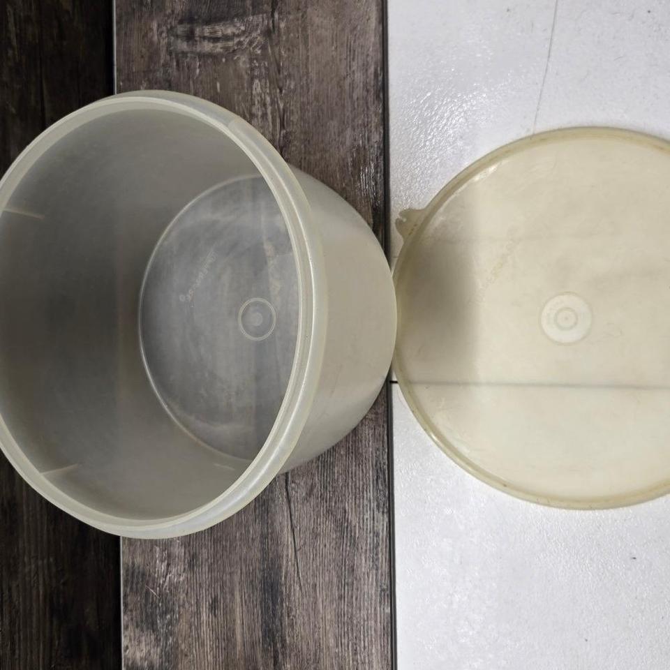 Vintage Tupperware Container 267 5 With C576 3
