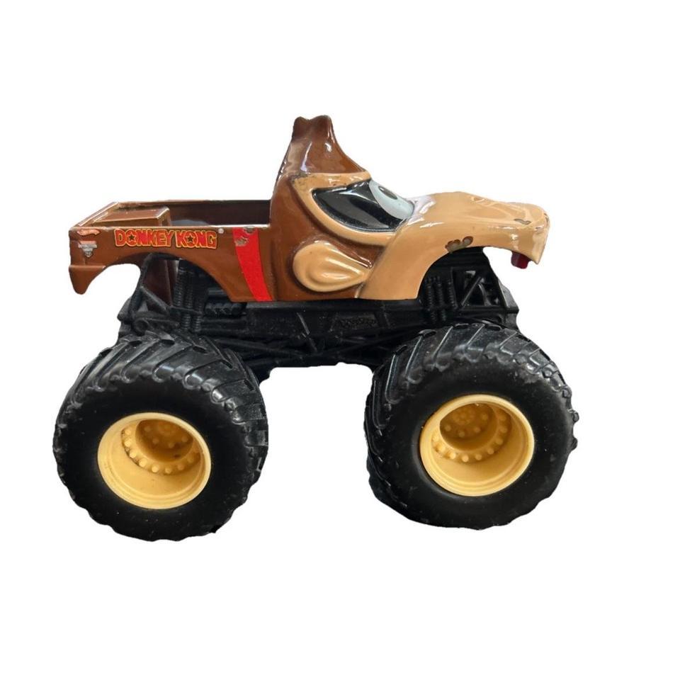Hot Wheels Monster Jam Truck 4