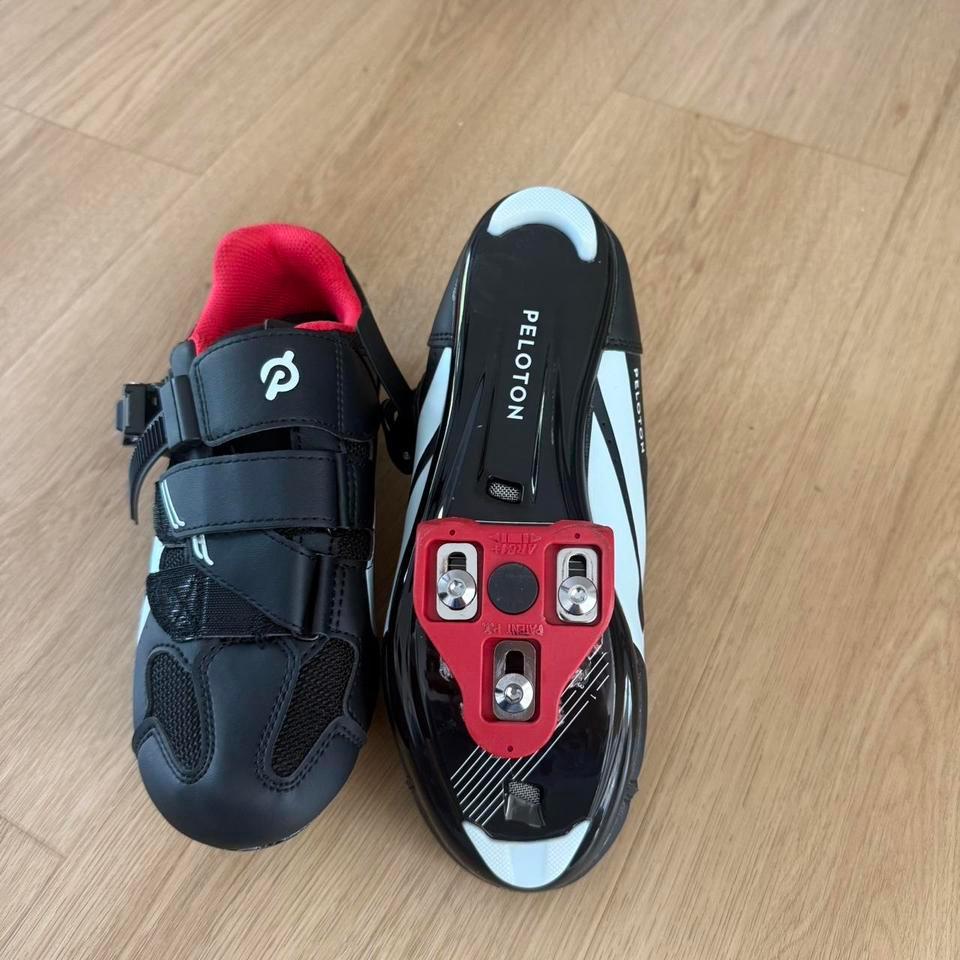 Peloton Black Cycling Shoes Size 0a41 2