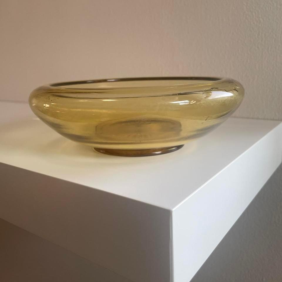 Round Yellow Glass Dish With D6f1 7