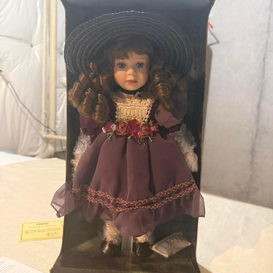 Seymour Mann Doll With Original Bb2a 4