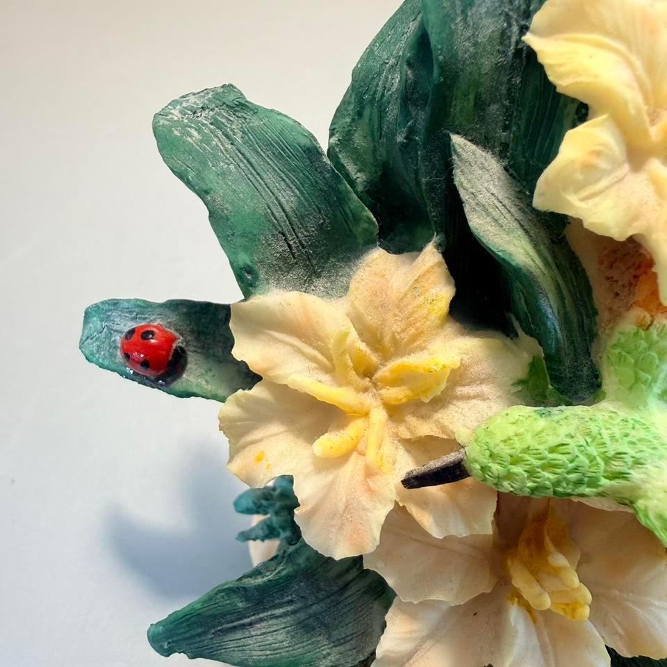 Collectors Floral Ceramic Sculpture With 3e89 3