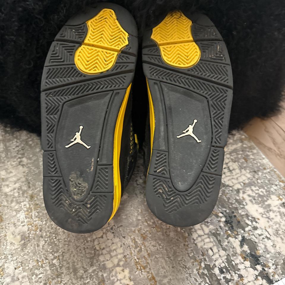 Jordan 4 Thunder Send Offers 8