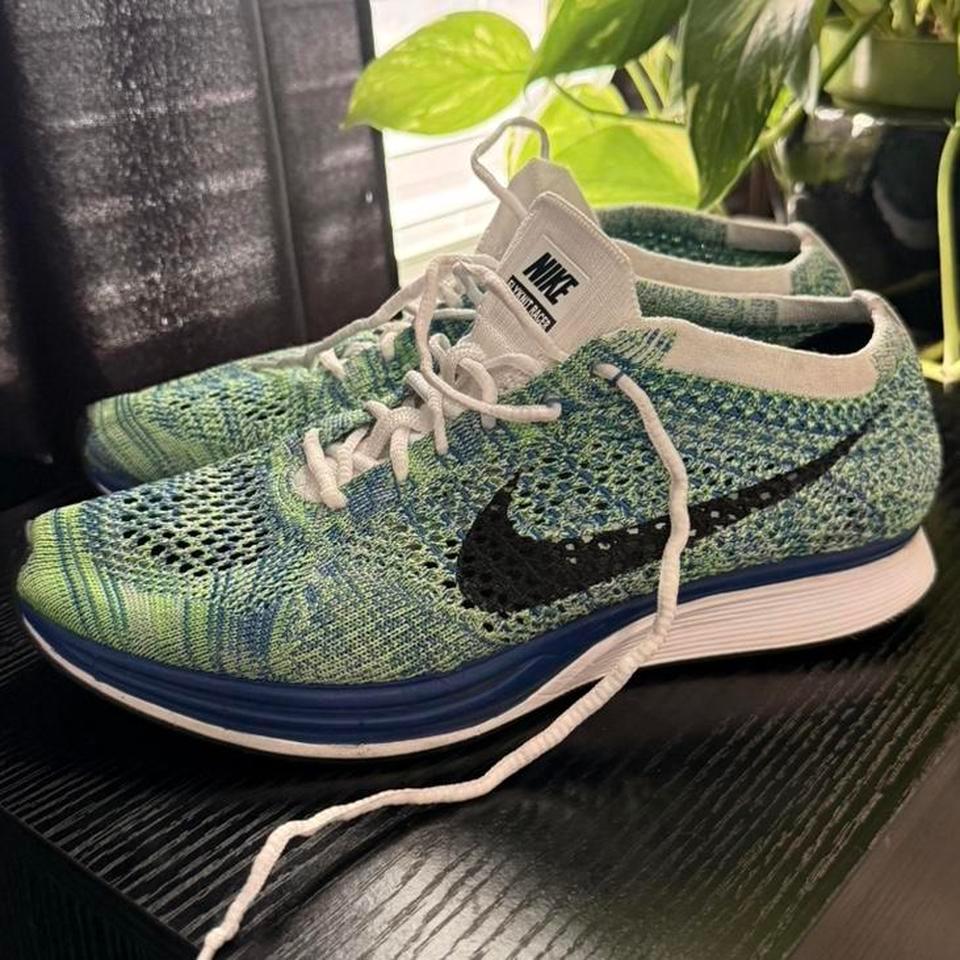 75 Nike Flyknit Running Shoes 377b 4