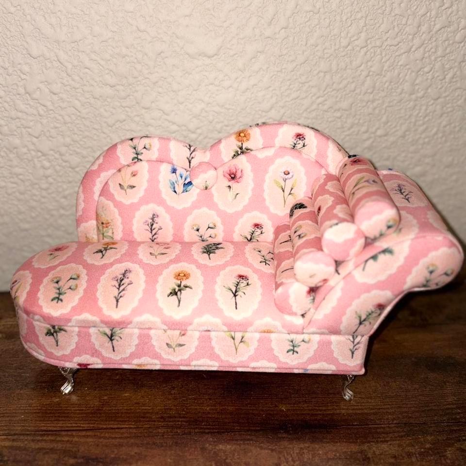 Viral New Mini Floral Chaise 90e1