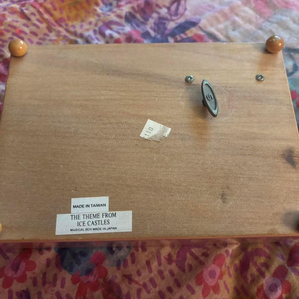 Vintage Cottagecore Pink Wooden Jewelry 4