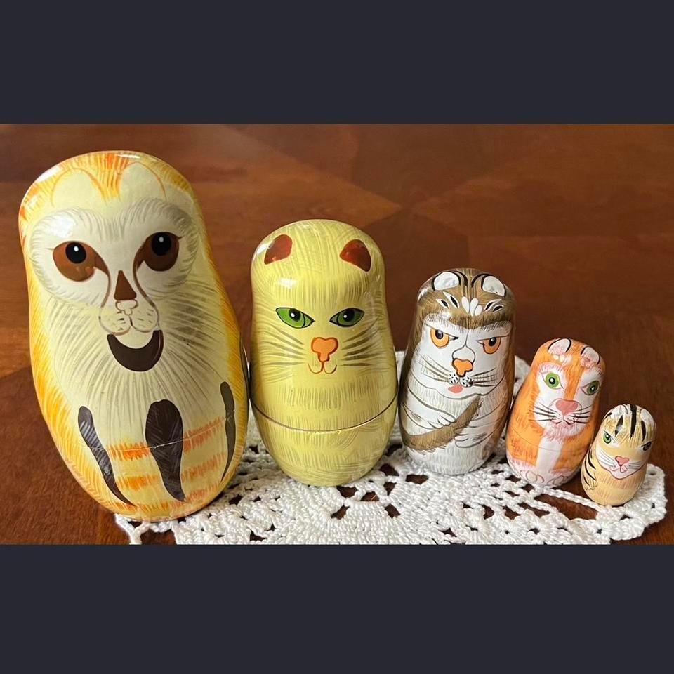 Hand Painted Cat Matryoshka Nesting Dolls F585