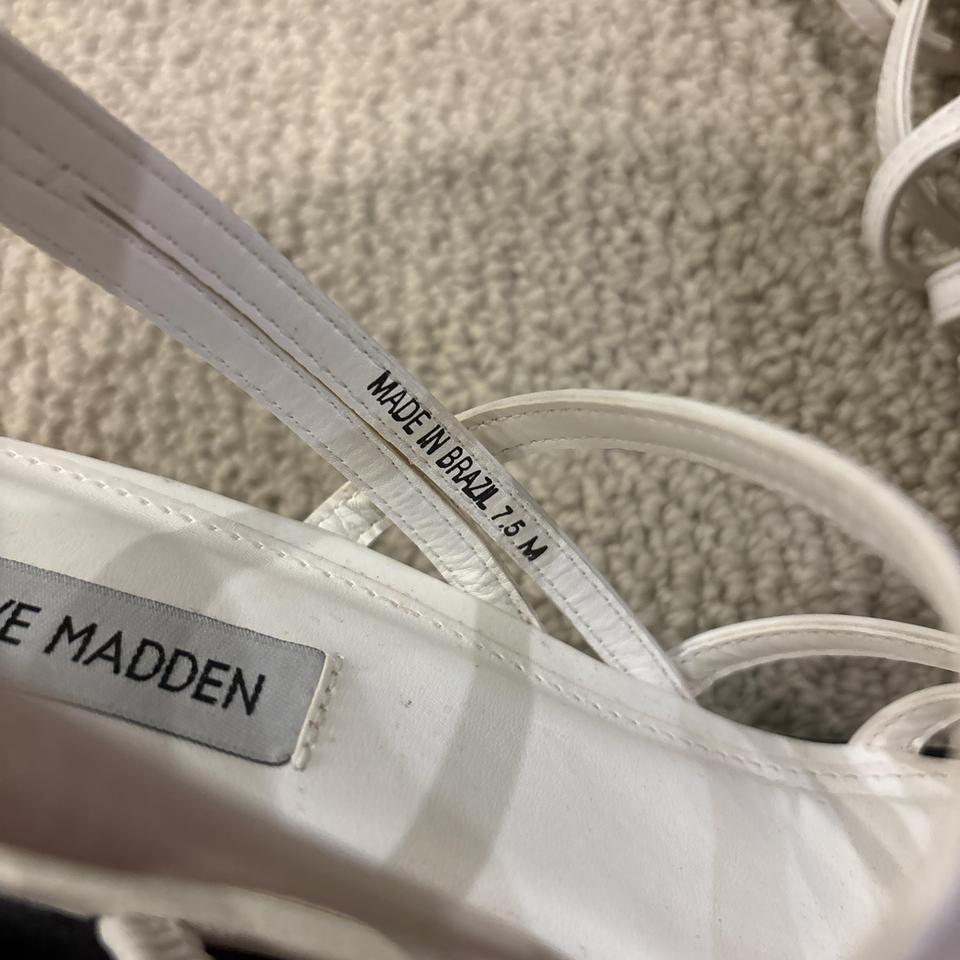 Steve Madden White Sandals With 5236 5