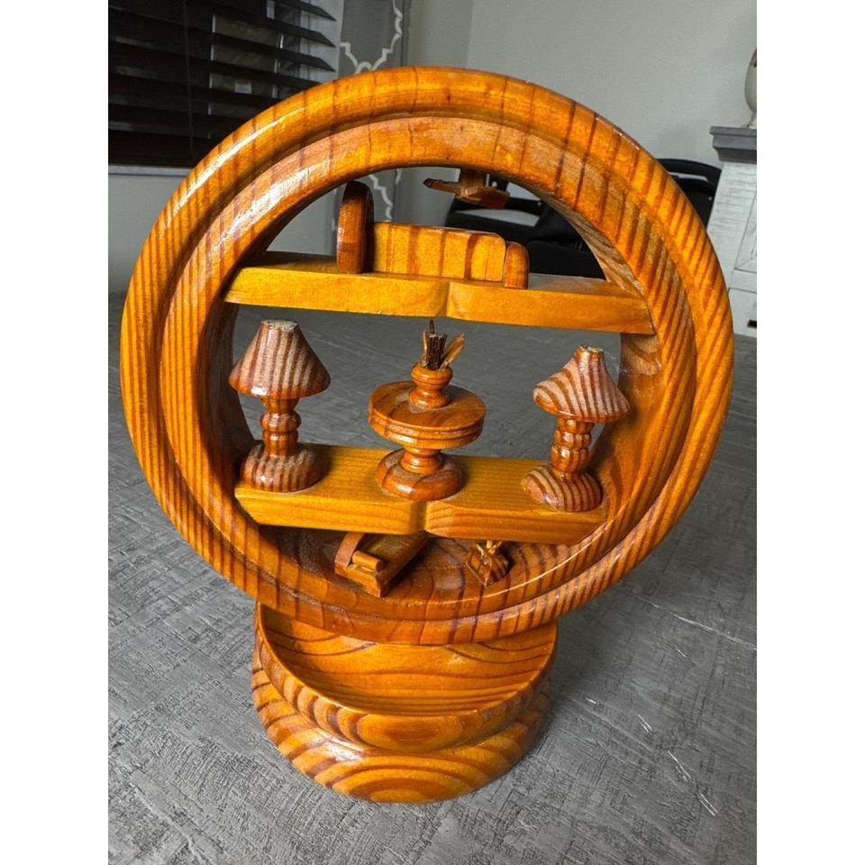 Pair Of Vintage Hand Carved 22f4 6