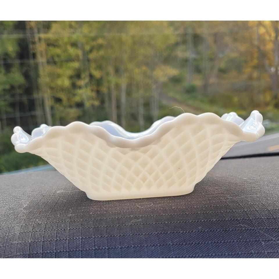 Vintage Milk Glass Ruffled Edge F710