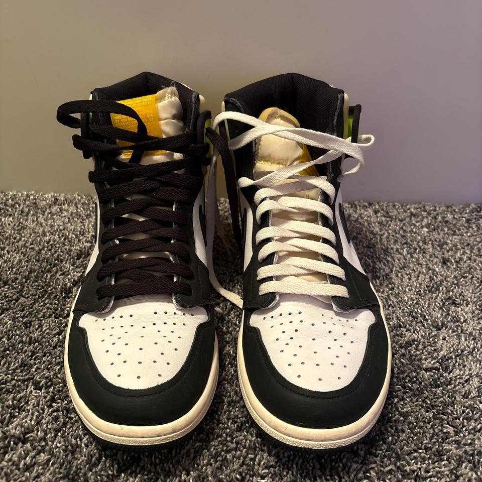 Nike Jordan 1 Volt Gold 2