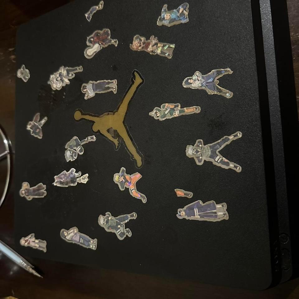 Playstation 4 Pro Like New 3