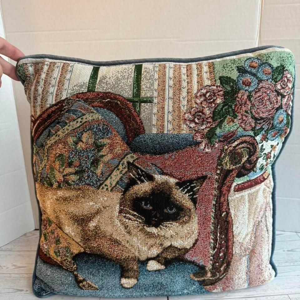 Multicoloured Cat Tapestry Pillow With 405c