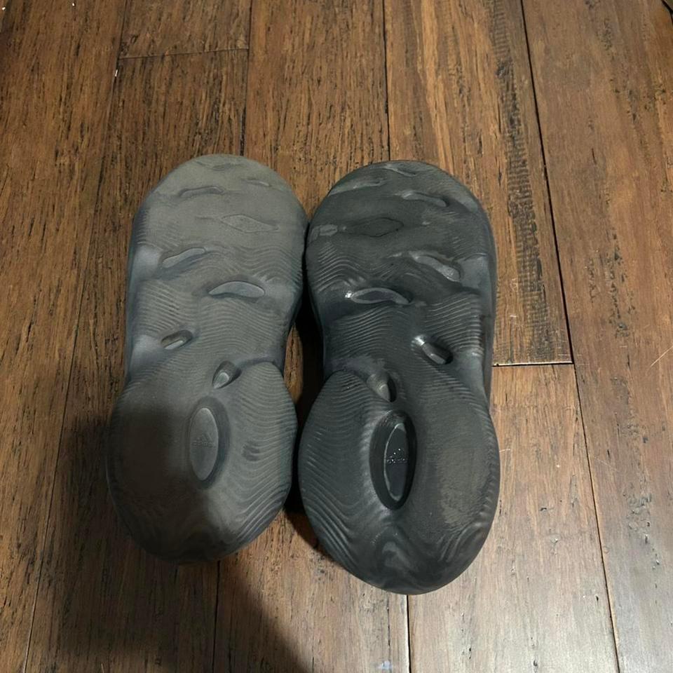 Yeezy Foam Runners Onyx Yeezy 7b04 4