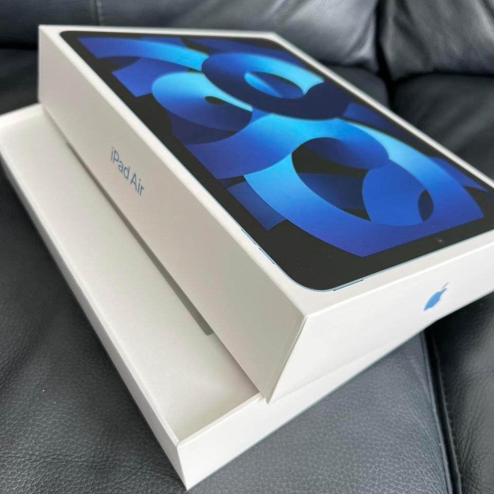 Empty Ipad Box Like New