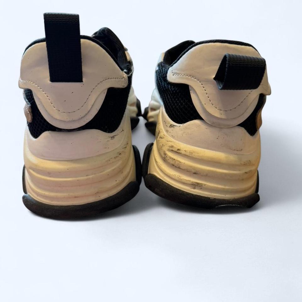 Tan And Black Steve Madden 5