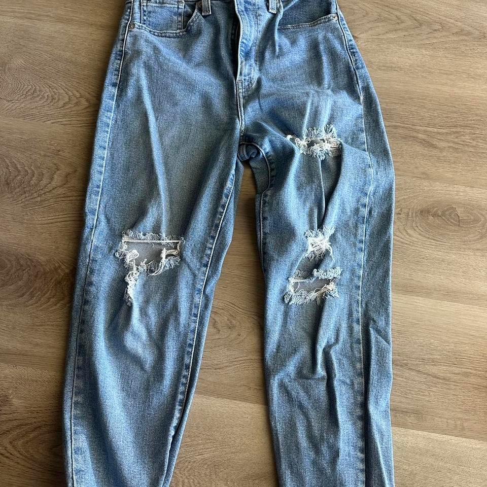 Levis High Waisted Mom Jeans 864c