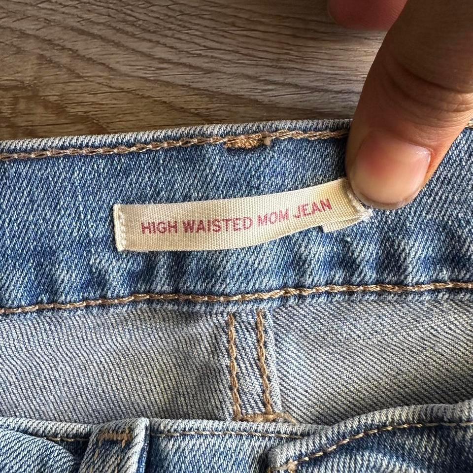 Levis High Waisted Mom Jeans 864c 3